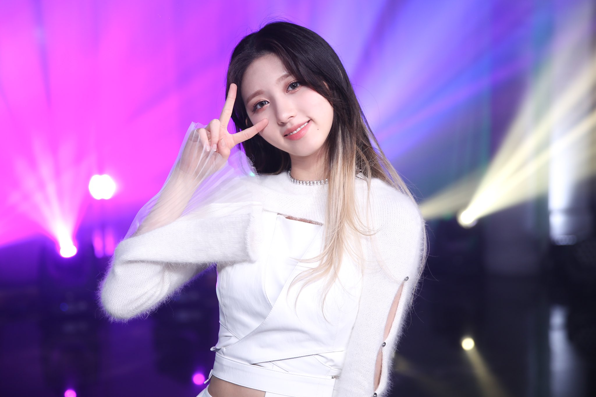 IVE Killpo behind photos