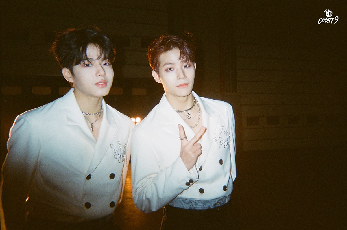 GHOST9 'NOW : Who are we facing?' behind photos