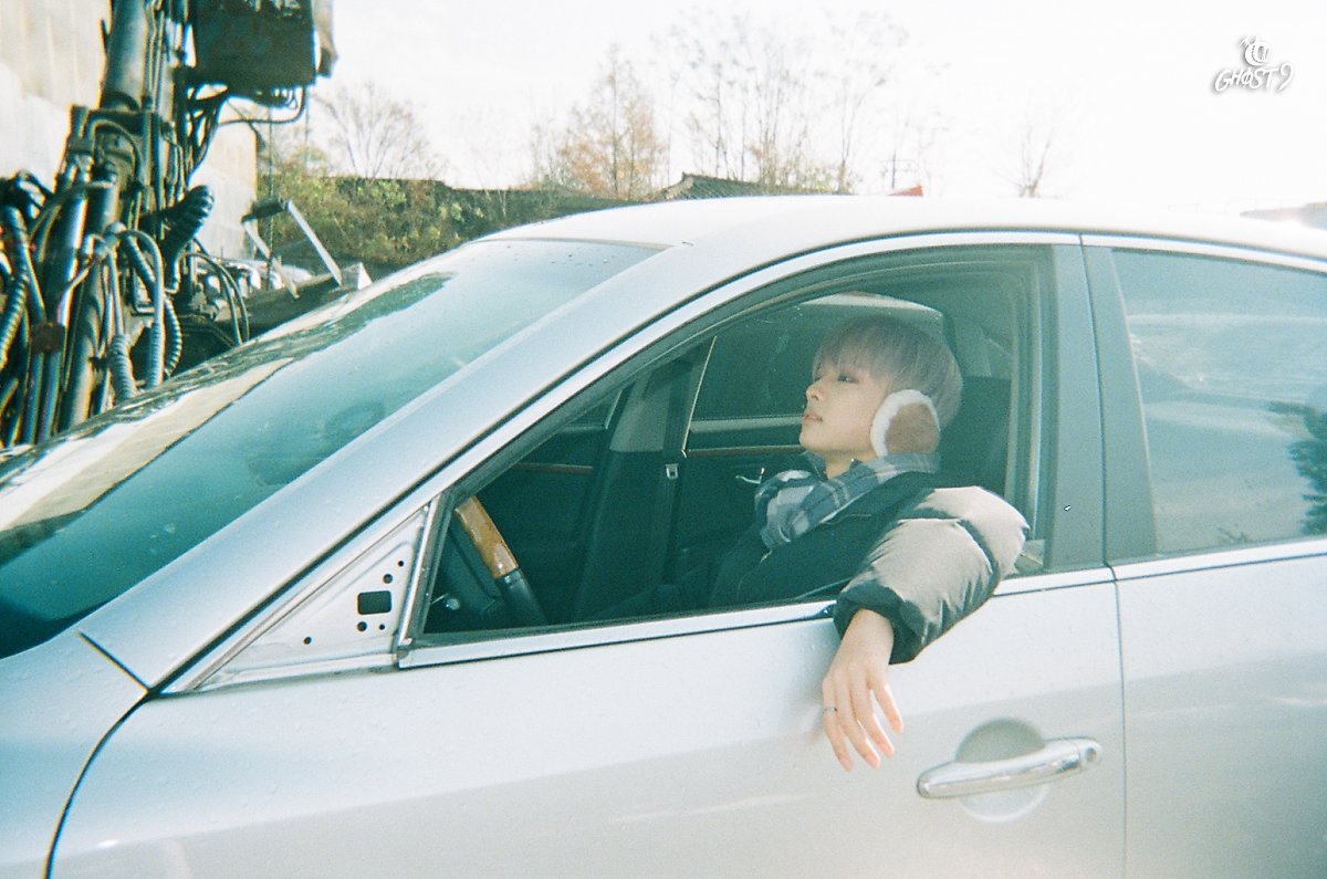 GHOST9 'NOW : Who are we facing?' behind photos