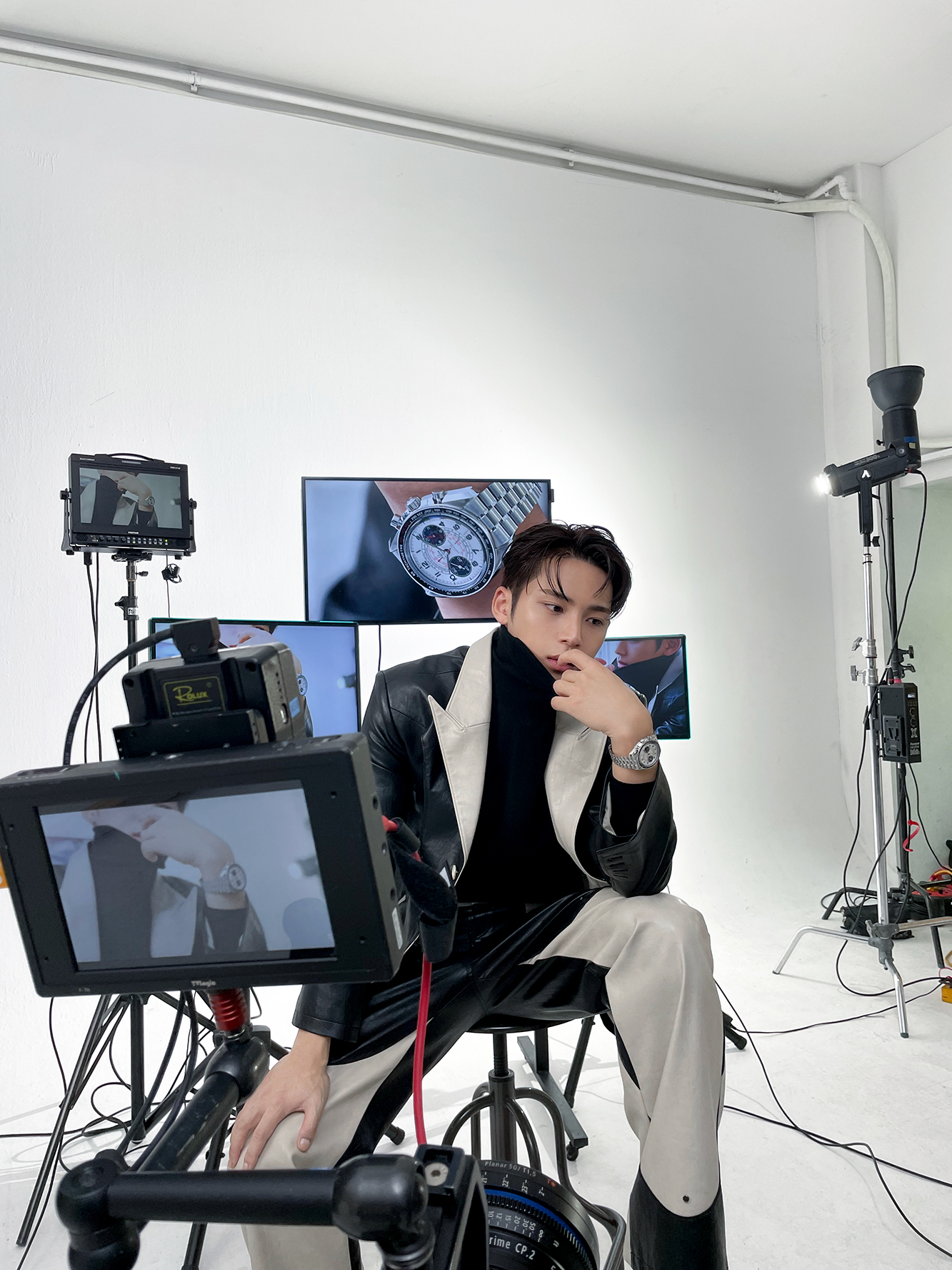 SEVENTEEN Mingyu x GQ Korea behind