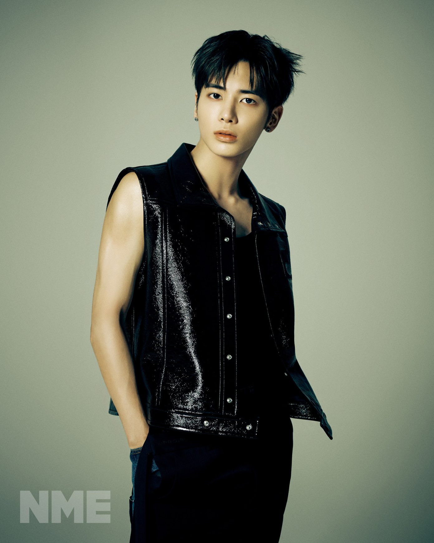 Txt NME Interview photos +MuPly Silence Idols photos