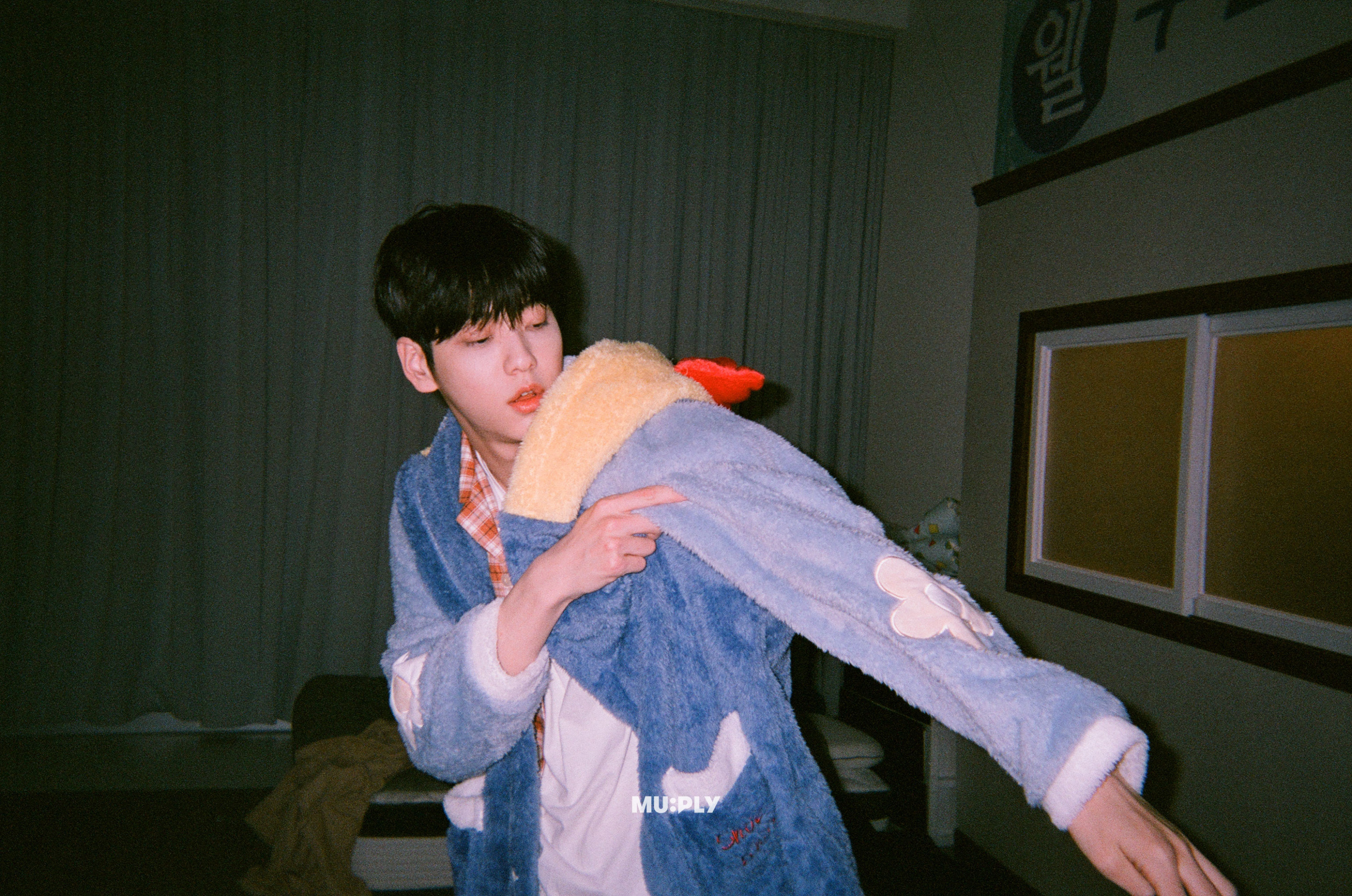 Txt NME Interview photos +MuPly Silence Idols photos