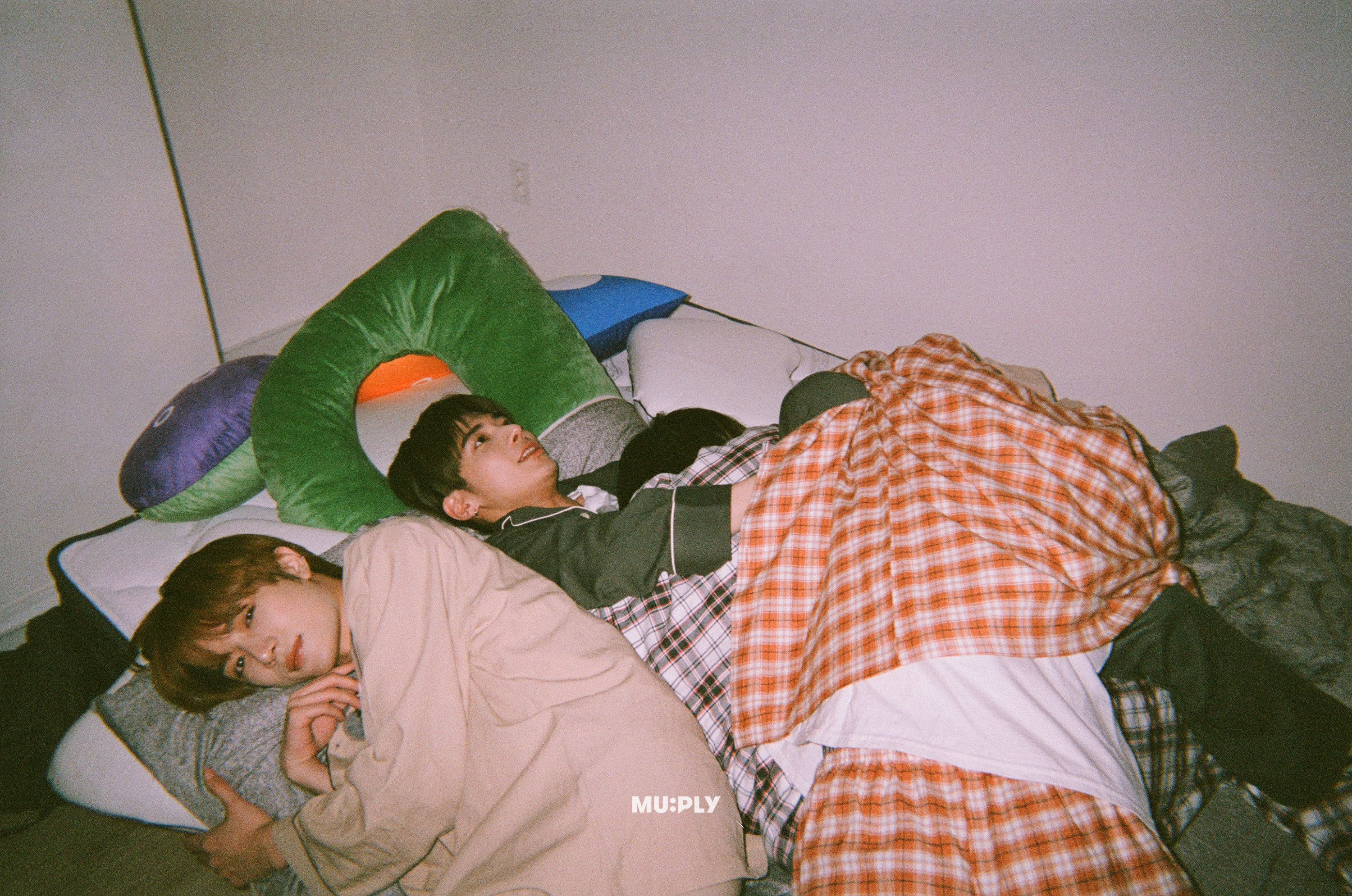 Txt NME Interview photos +MuPly Silence Idols photos