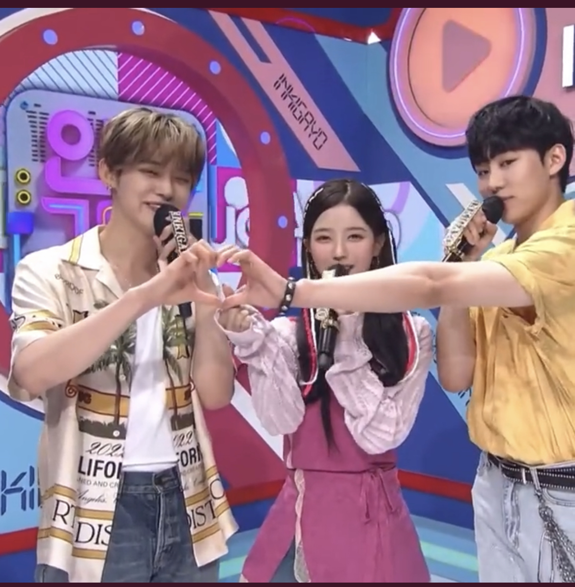 Week 12 JjuNiJjun + selfies