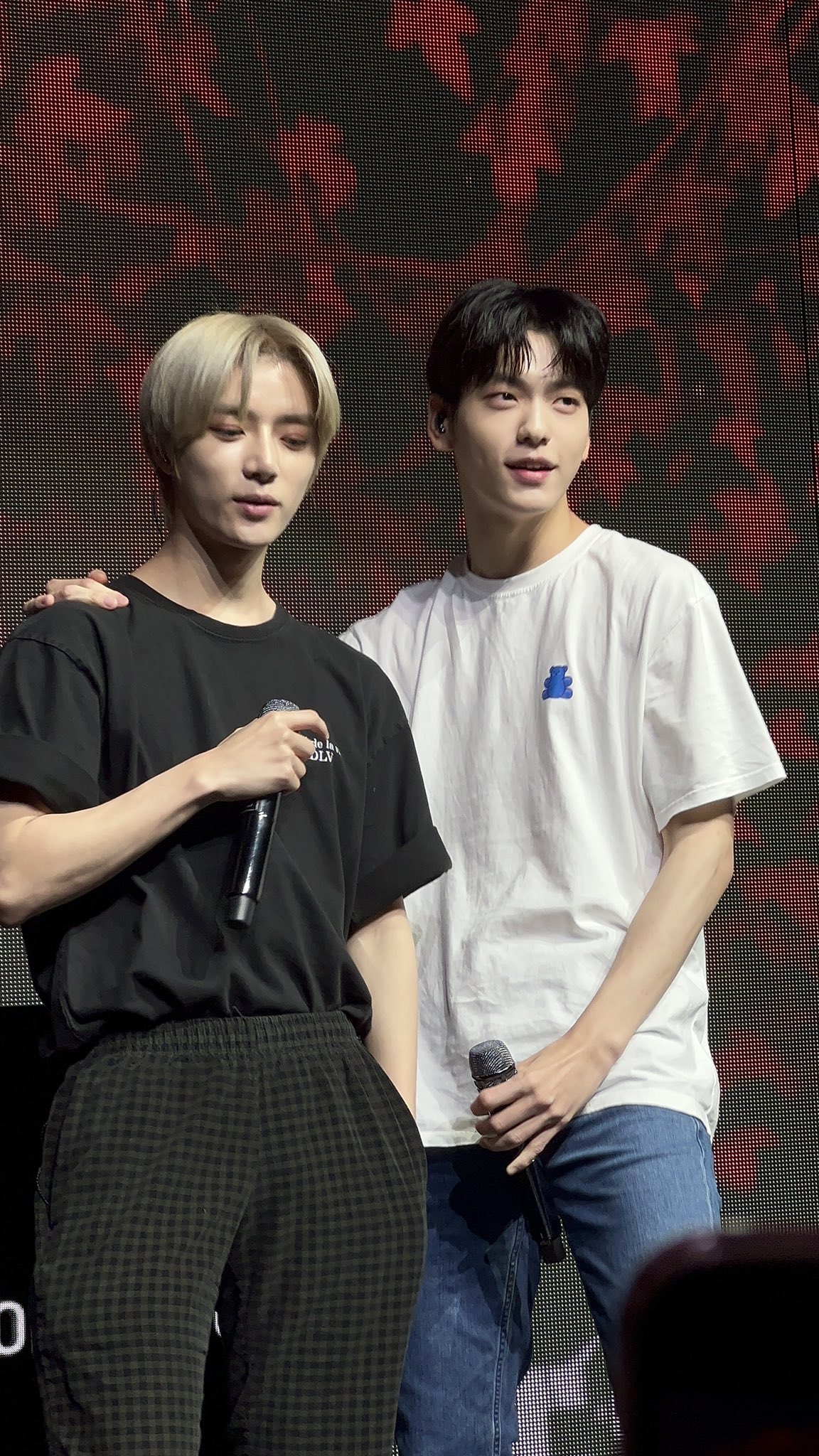 69874E52-077F-4484-AEE8-AAB7D7E4E02B