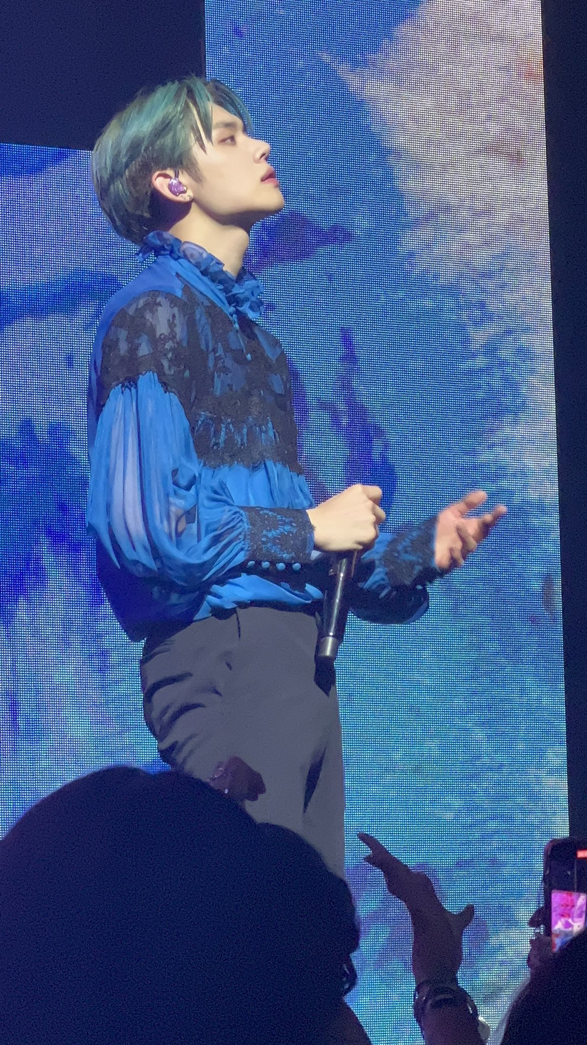 B11C7CF7-5B9E-40A7-8730-30768BE02D25