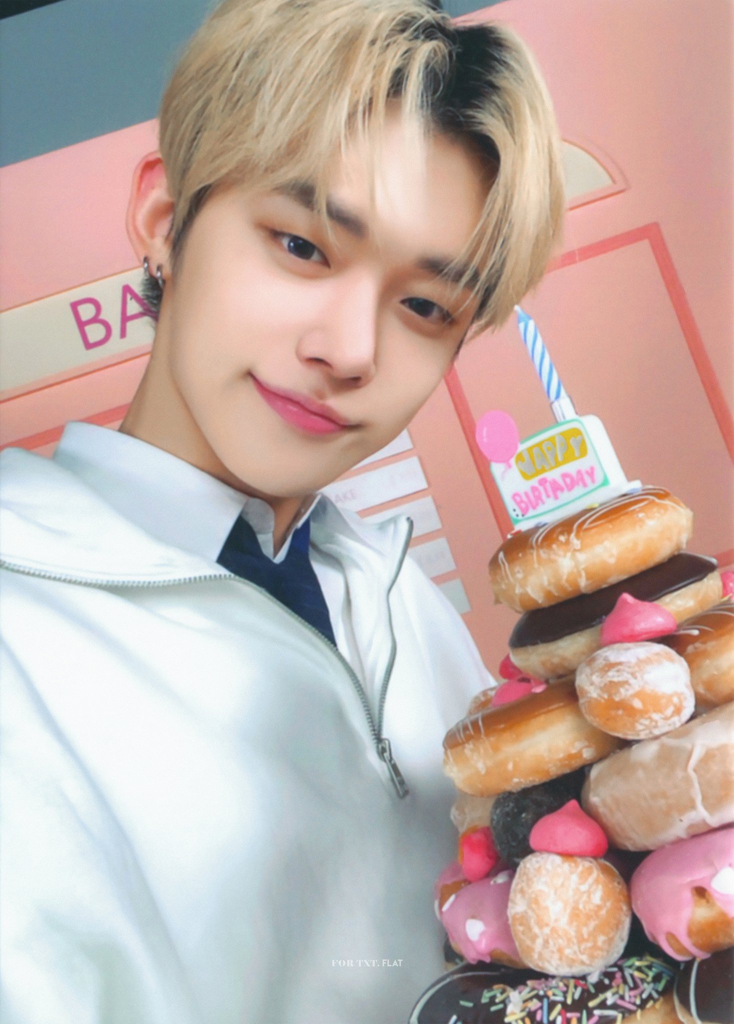Yeonjun’s Bake Shop photos