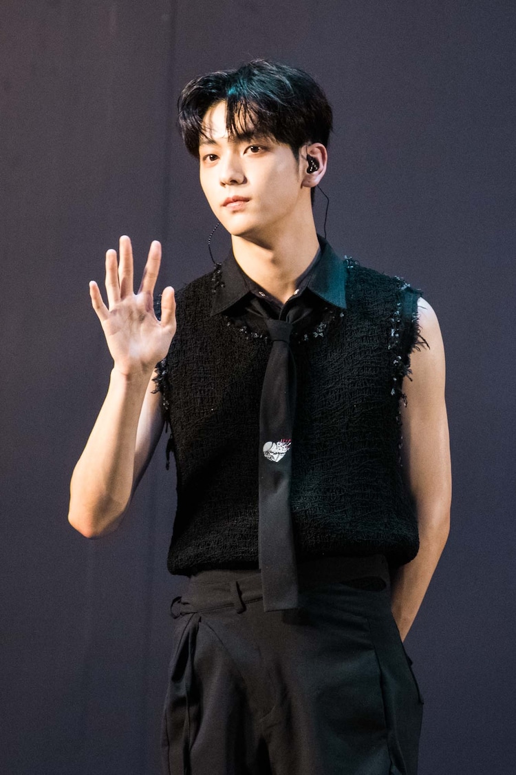 B6B47E9E-4FA3-405D-A4D0-9D3C33619329