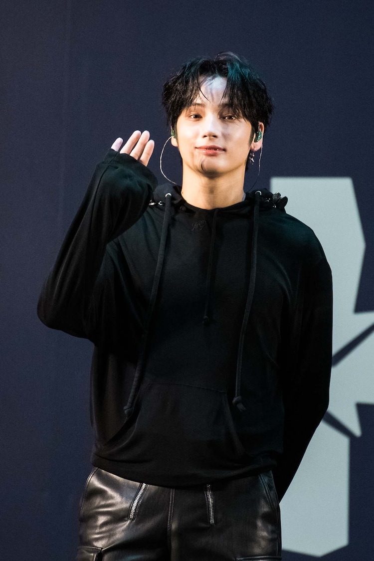 CCAE42EA-56BD-402D-904D-A2E9A7D46B54