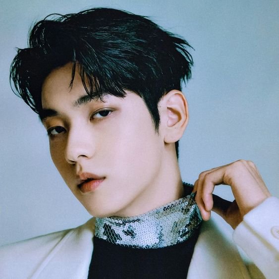 TXT Harper’s Bazaar photos