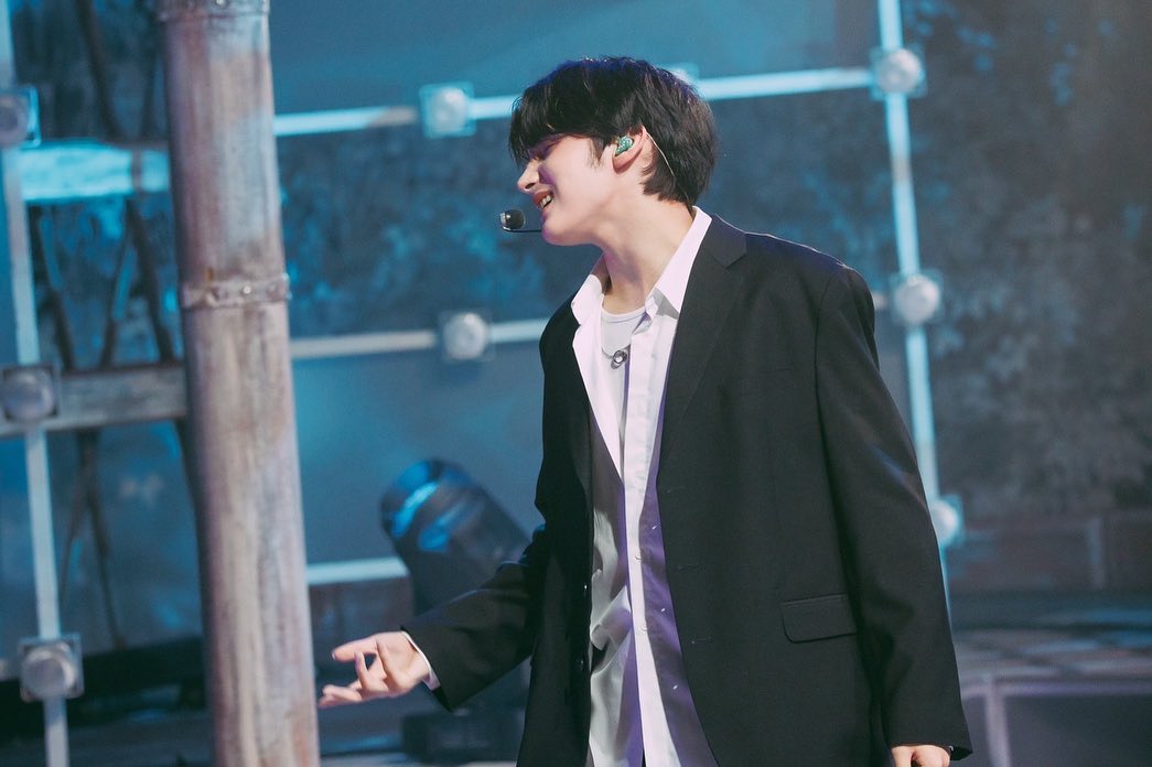 BD9281D0-EC2D-4523-9B8E-10628A9E6185