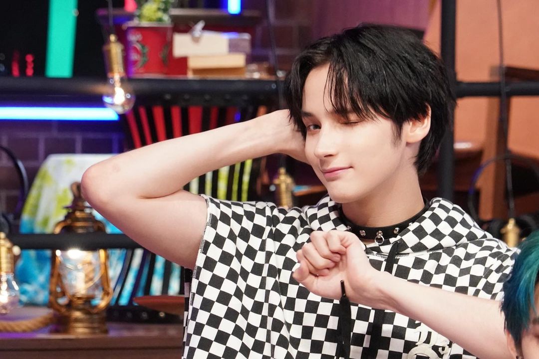 C9933622-8D32-4126-A2BC-D8574A5C564C