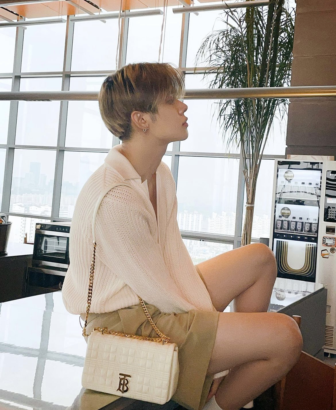 Burberry Lola bag Instagram ad