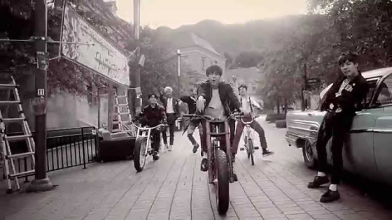 BTS (방탄소년단) '호르몬전쟁' Official MV
