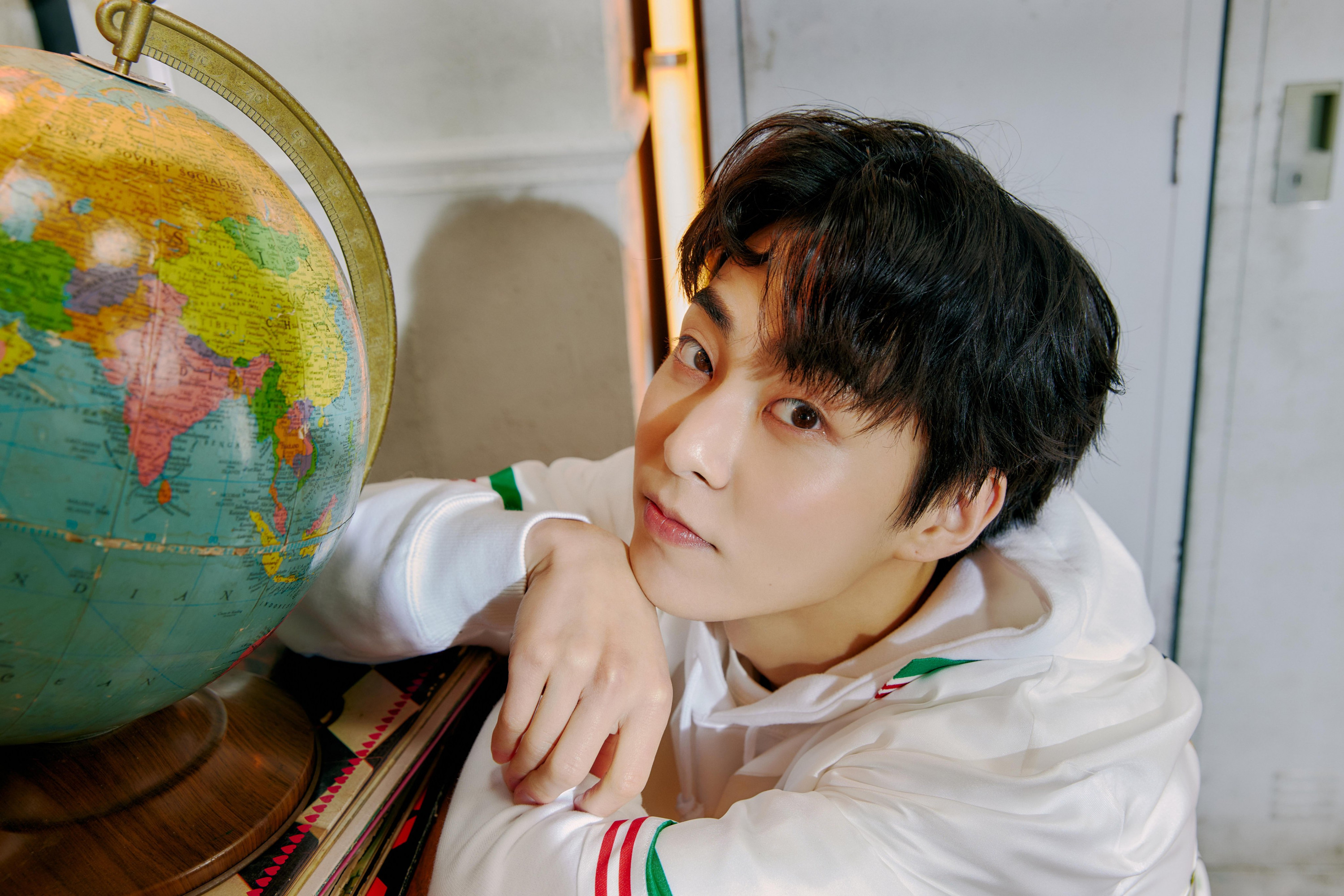 EXO Parallel Universe [Don't Fight The Feeling]