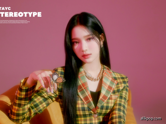 STAYC's Isa and Seeun individual teaser images for 'STEREOTYPE'