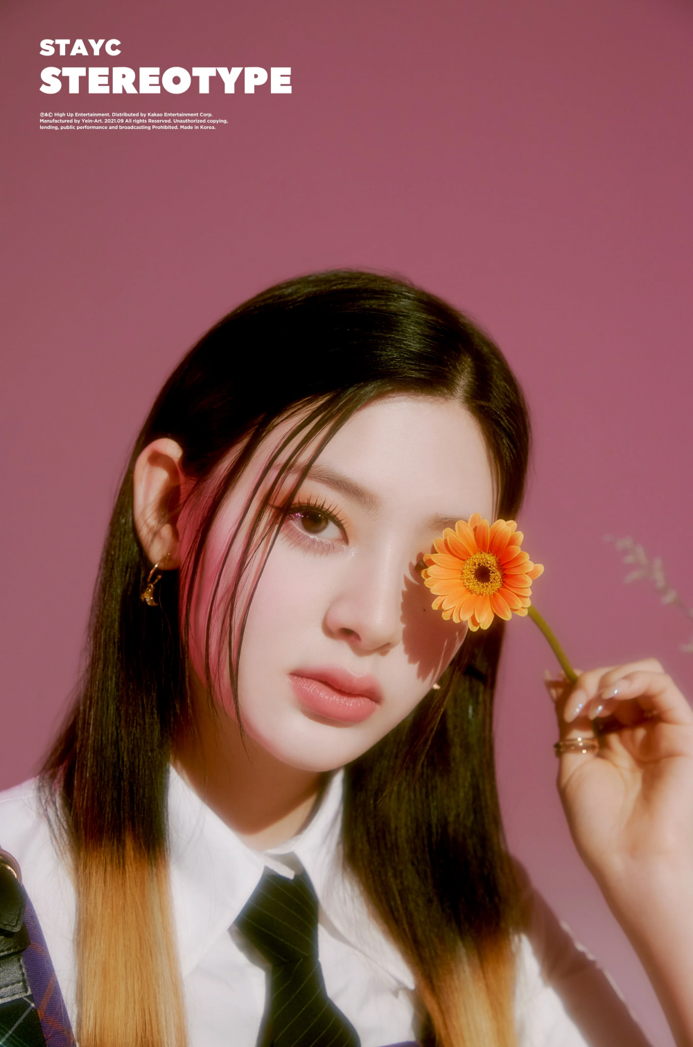 STAYC's Isa and Seeun individual teaser images for 'STEREOTYPE'