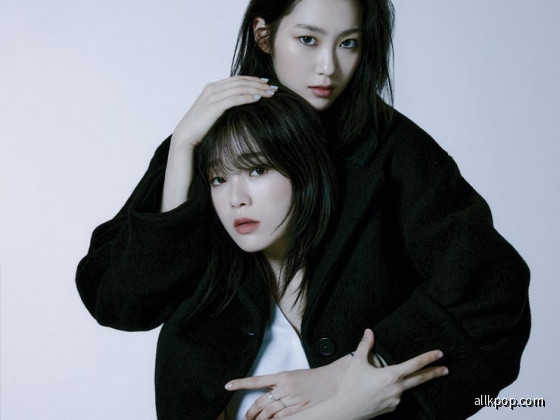 Oh My Girl's Seunghee and Jiho "Cosmopolitan" September issue