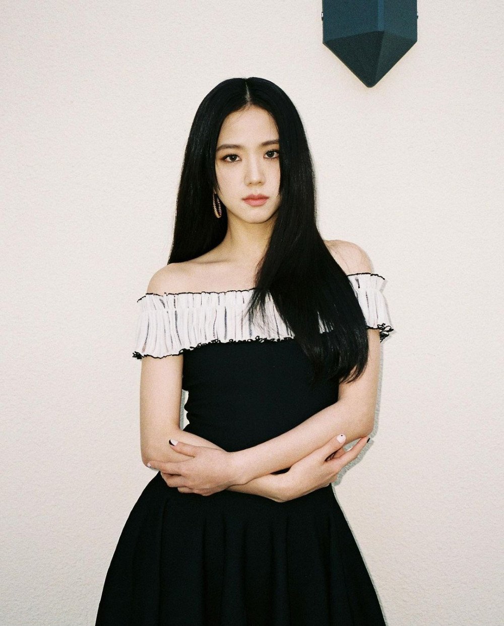 BLACKPINK's Jisoo latest posts on Instagram