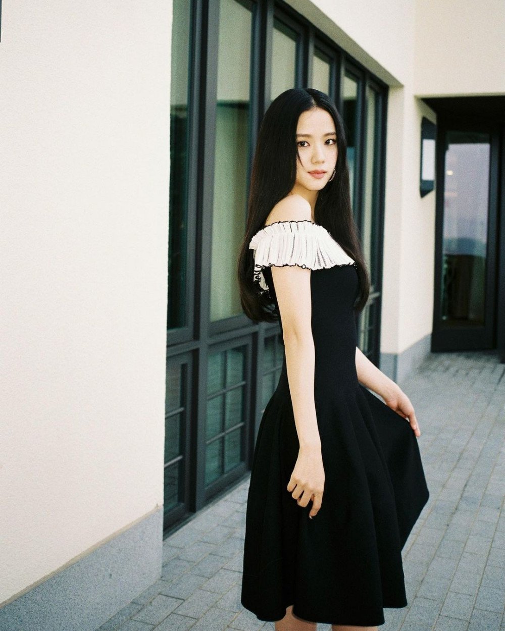 BLACKPINK's Jisoo latest posts on Instagram