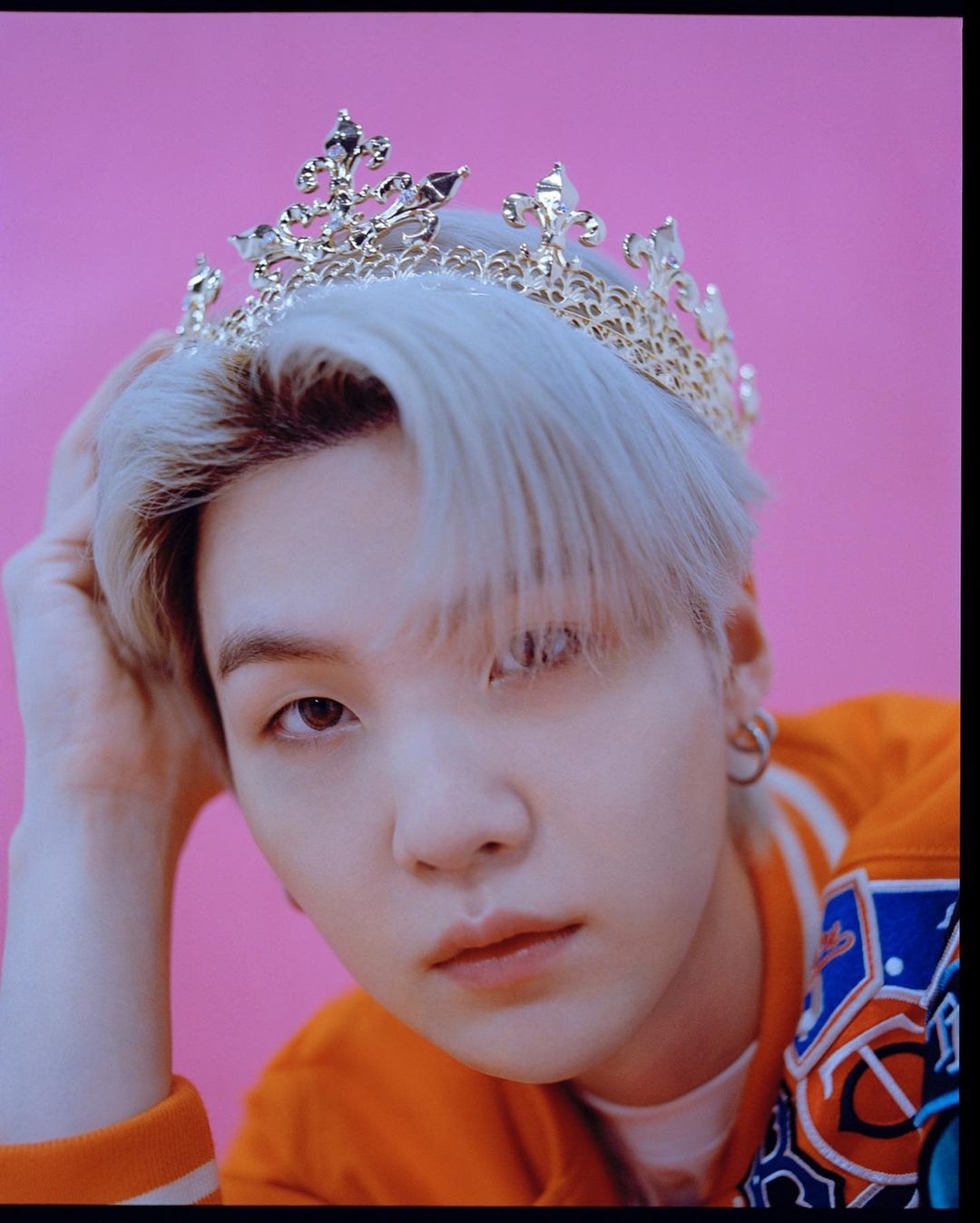 Kim Tae Kyun (Less) (fashion photographer) BTS photos of Weverse Magazine.