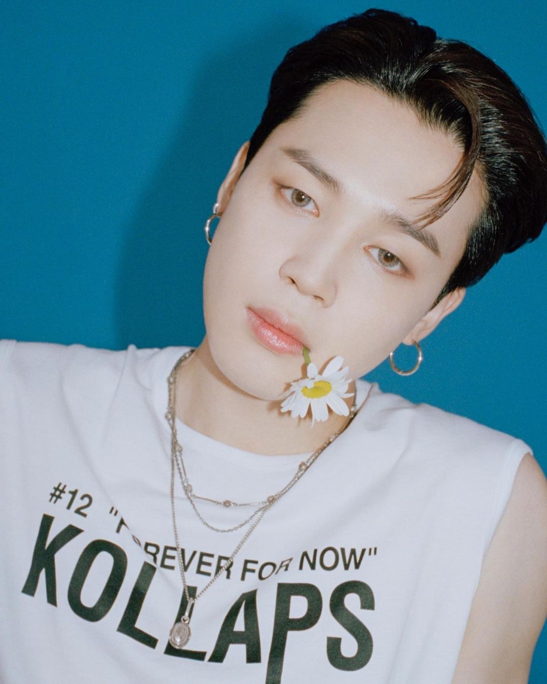 Kim Tae Kyun (Less) (fashion photographer) BTS photos of Weverse Magazine.