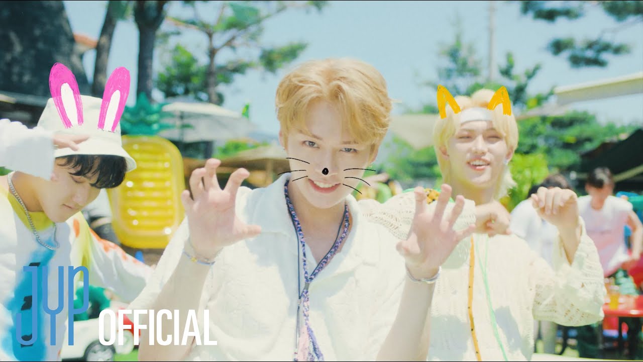 Stray Kids - "Surfin'" Video