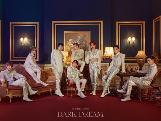 E'LAST - 'Dark Dream' group concept photo
