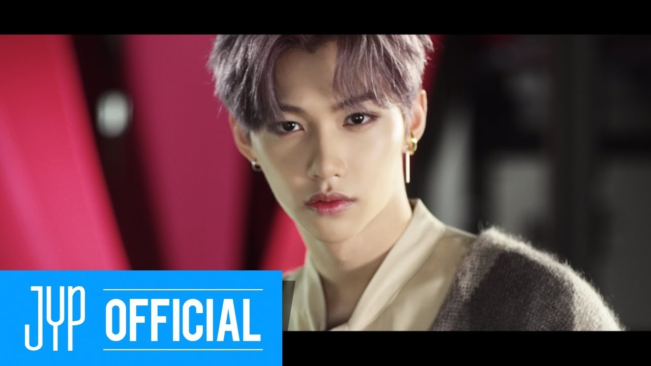 Stray Kids(스트레이 키즈) "Astronaut" M/V