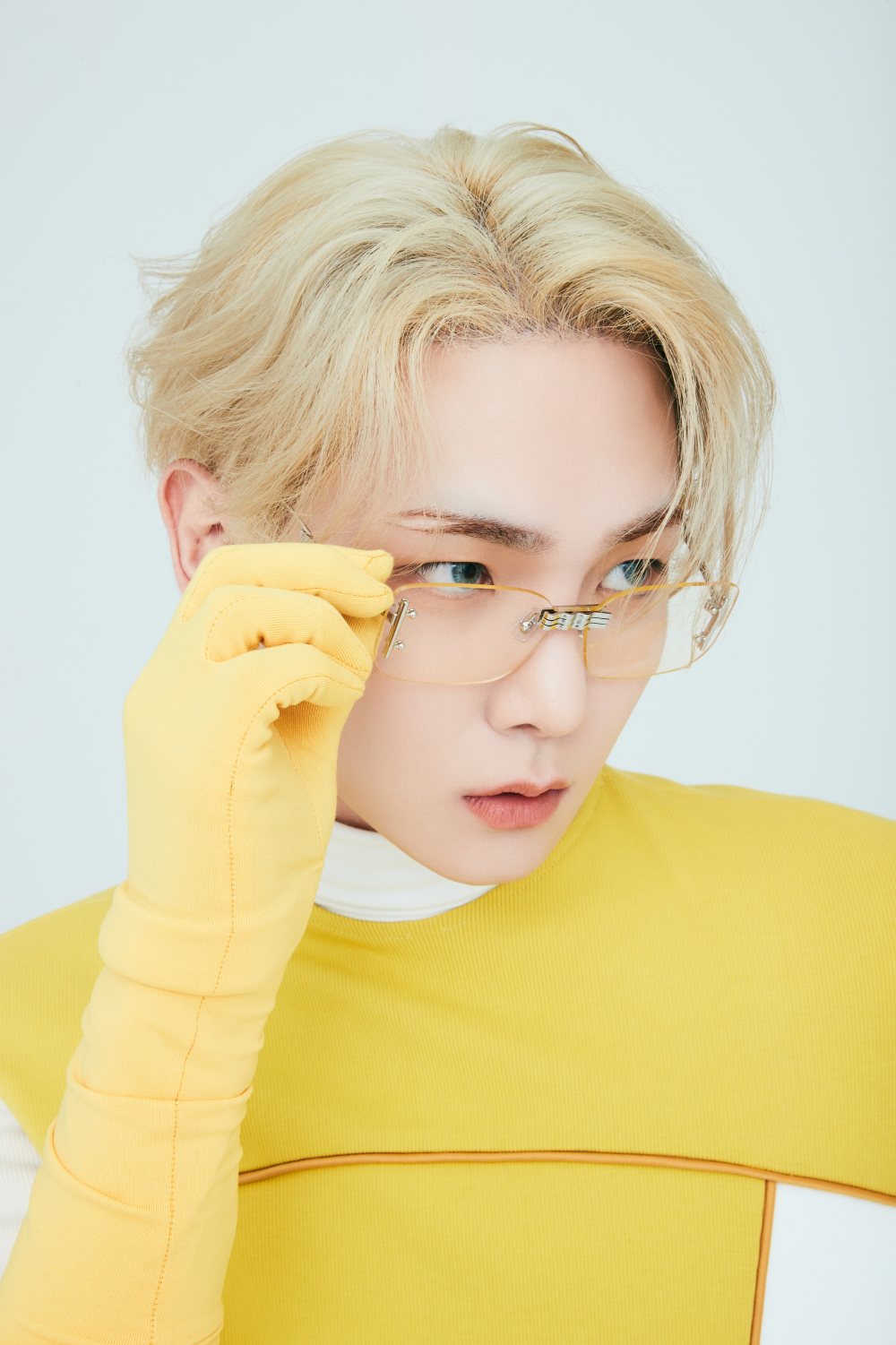 SHINee's Key - teaser image for Beyond LIVE solo show 'GROKS IN THE KEYLAND' for his first mini-album 'Bad Love'