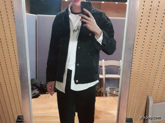 Taehyun Mirror Selfie 11