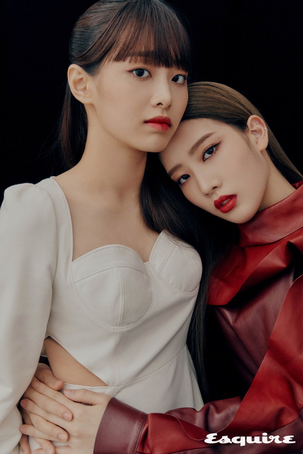 LOOΠΔ Kim Lip and Chuu for ESQUIRE Magazine Korea