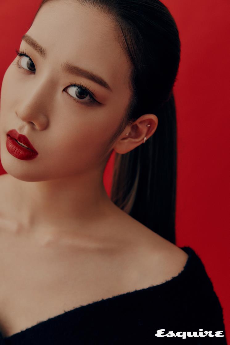 LOOΠΔ Kim Lip for ESQUIRE Magazine Korea