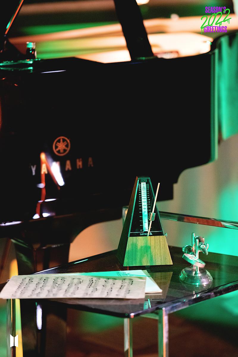 BTS Season's Greetings 2022 photos