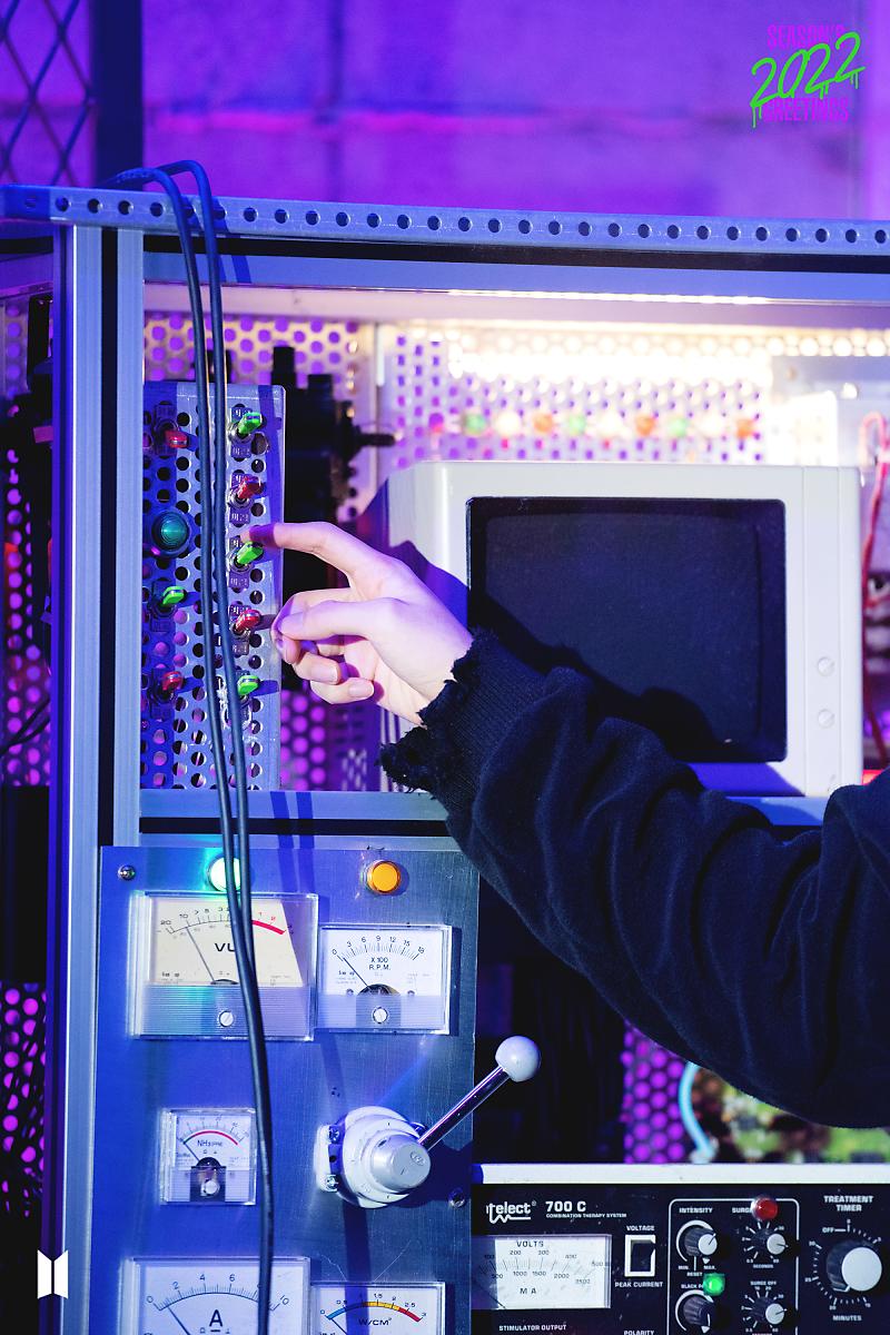 BTS Season's Greetings 2022 photos