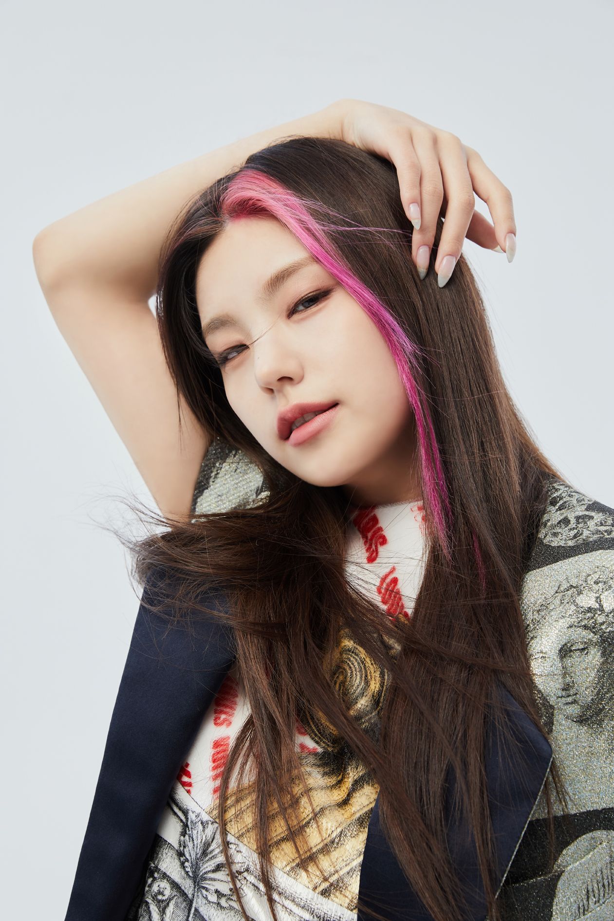 ITZY Yeji x Harper's Bazaar Japan