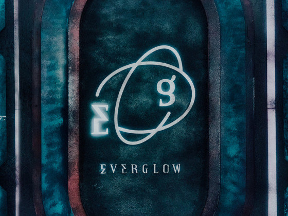 EVERGLOW 'Return of the Girl' mobile version