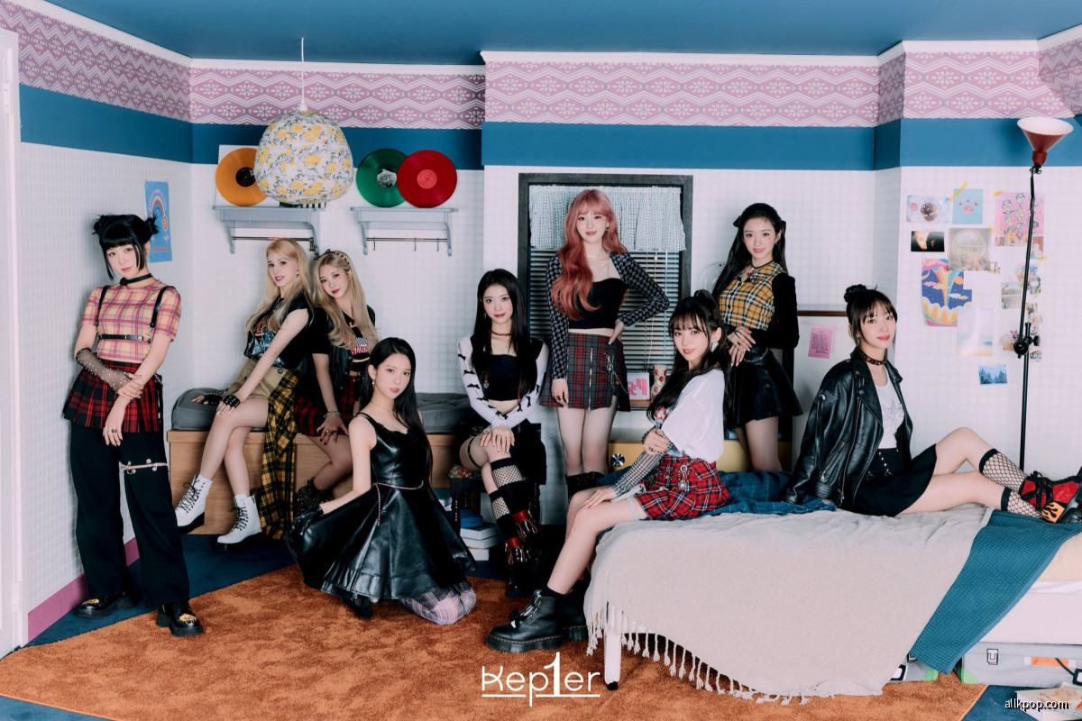 Kep1er 'FIRST IMPACT' group concept photo