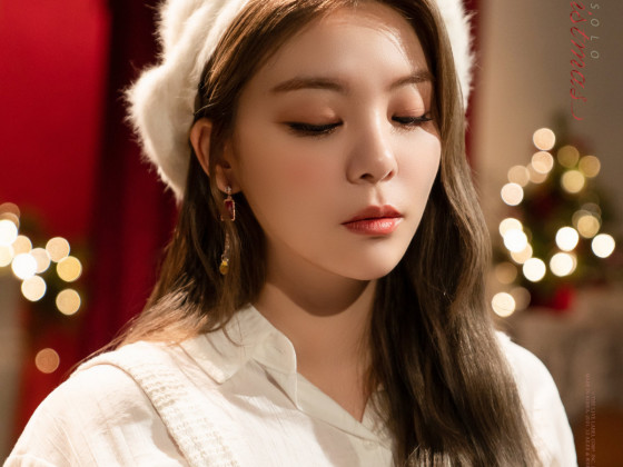 Whee In x Ailee - 'Solo Christmas' concept photos