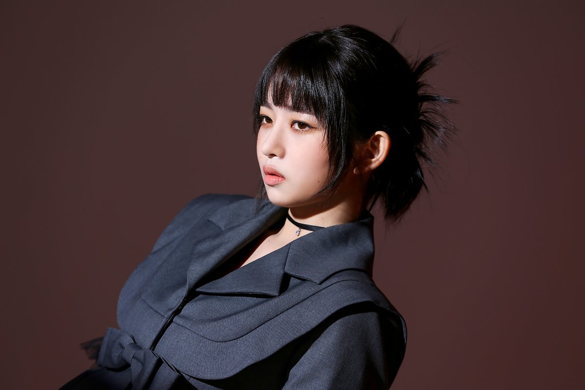 IVE 'ELEVEN' ver.2 photo