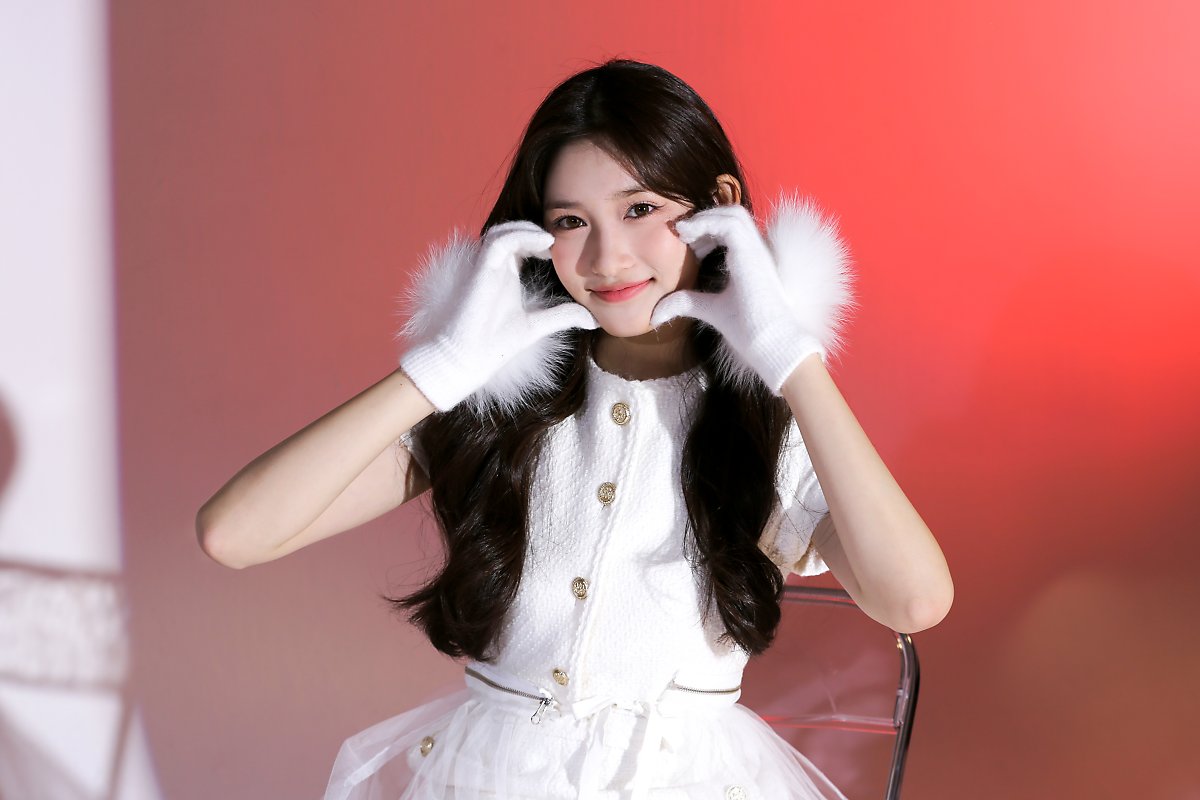 IVE 'ELEVEN' ver.2 photo