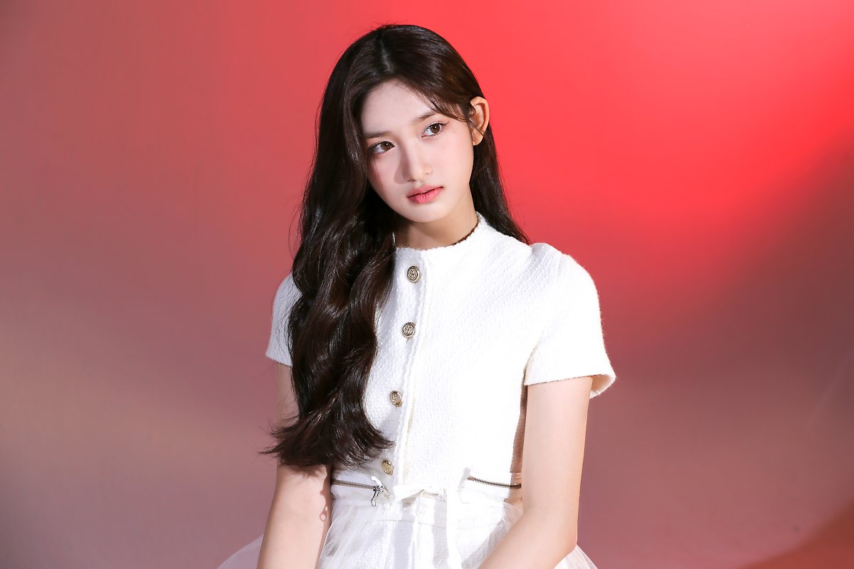 IVE 'ELEVEN' ver.2 photo