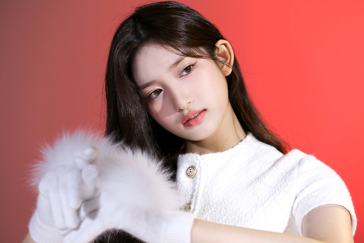 IVE 'ELEVEN' ver.2 photo