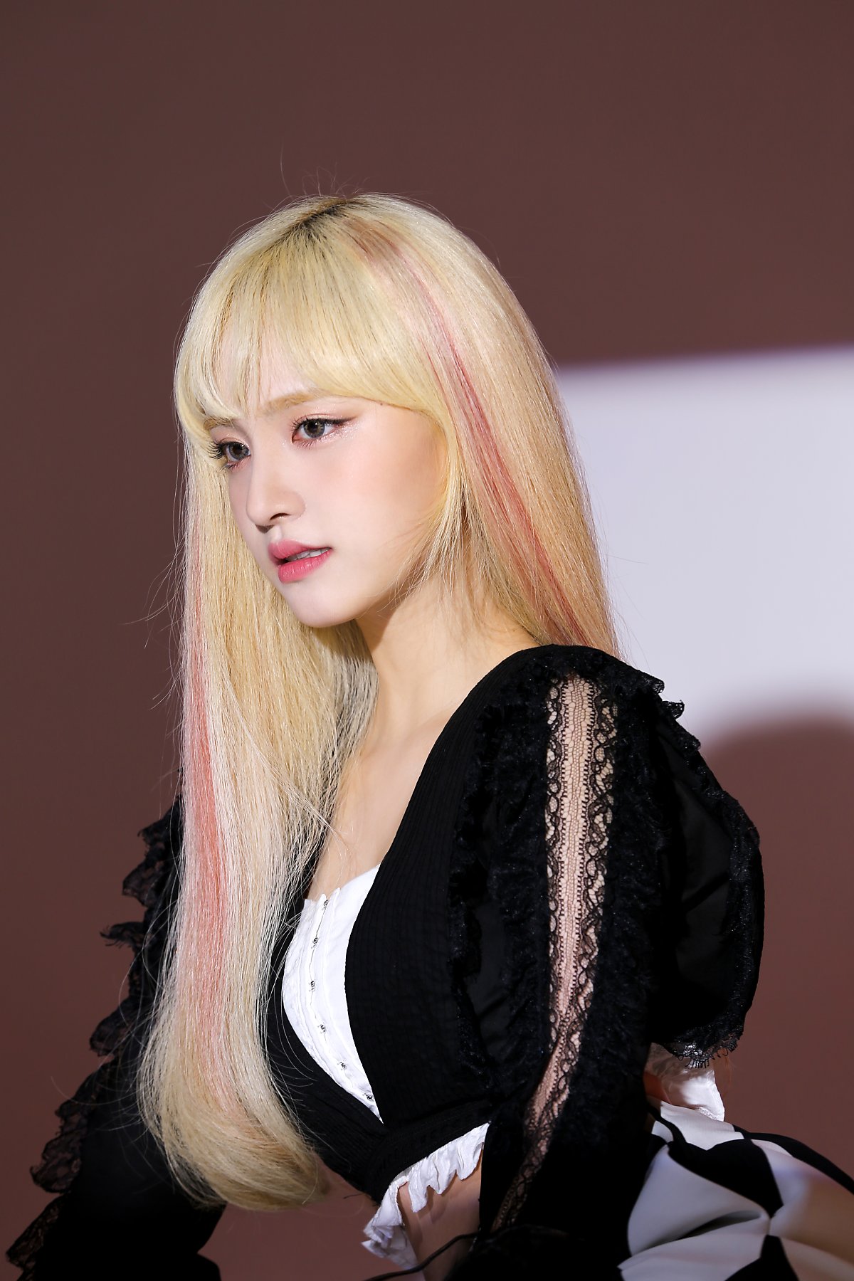 IVE 'ELEVEN' ver.2 photo