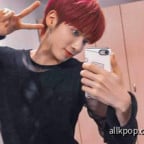 Taehyun Mirror Selfie 10